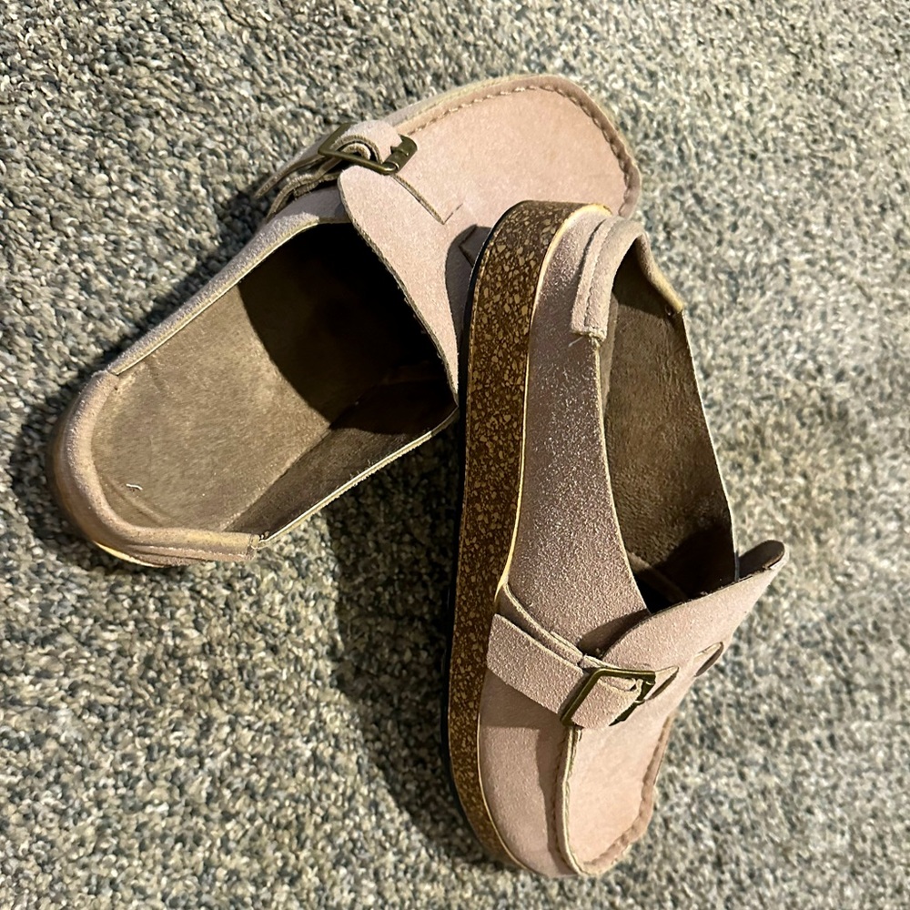 Women’s shoe